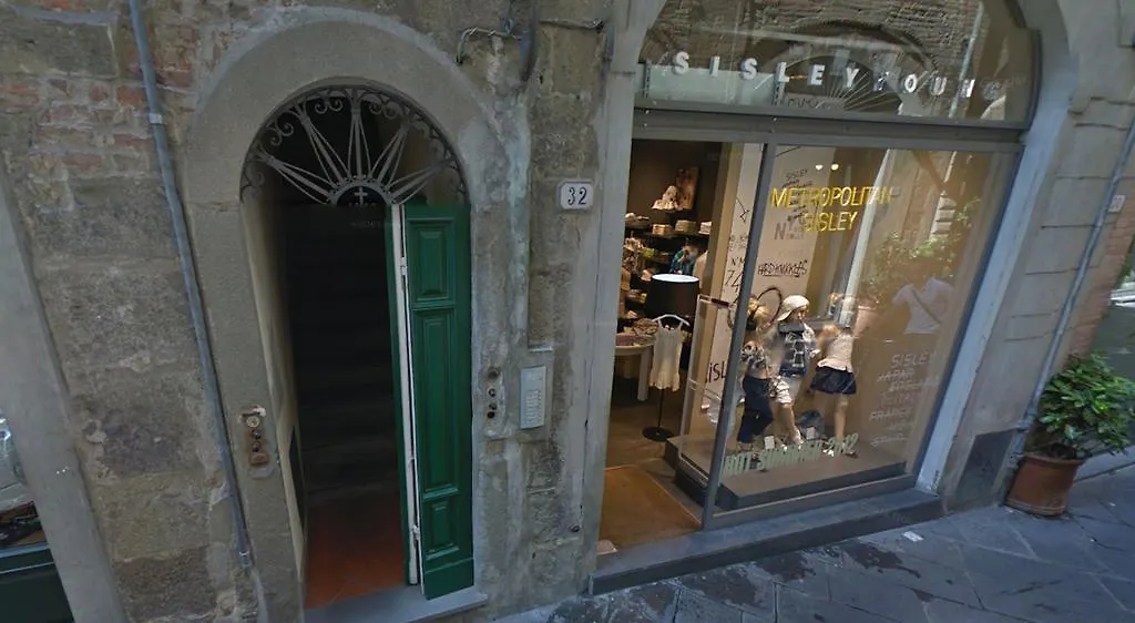 Apartment Appartamento Trifora Lucca Italy